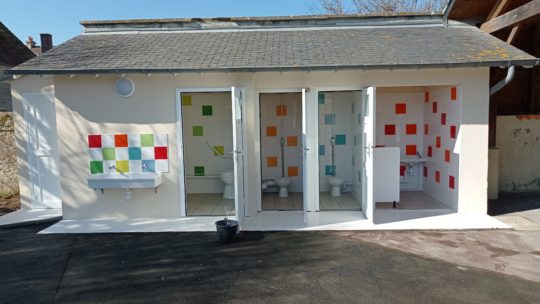Bernières-sur-mer : De nouveaux sanitaires pour la rentrée par LARCHER services